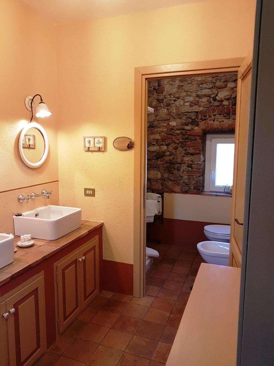 B&B La Cascina Di Monia E Mario Borgo Ticino Экстерьер фото