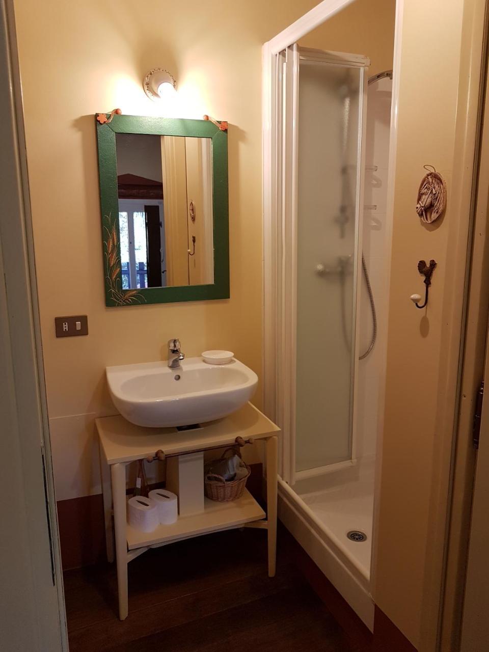 B&B La Cascina Di Monia E Mario Borgo Ticino Экстерьер фото